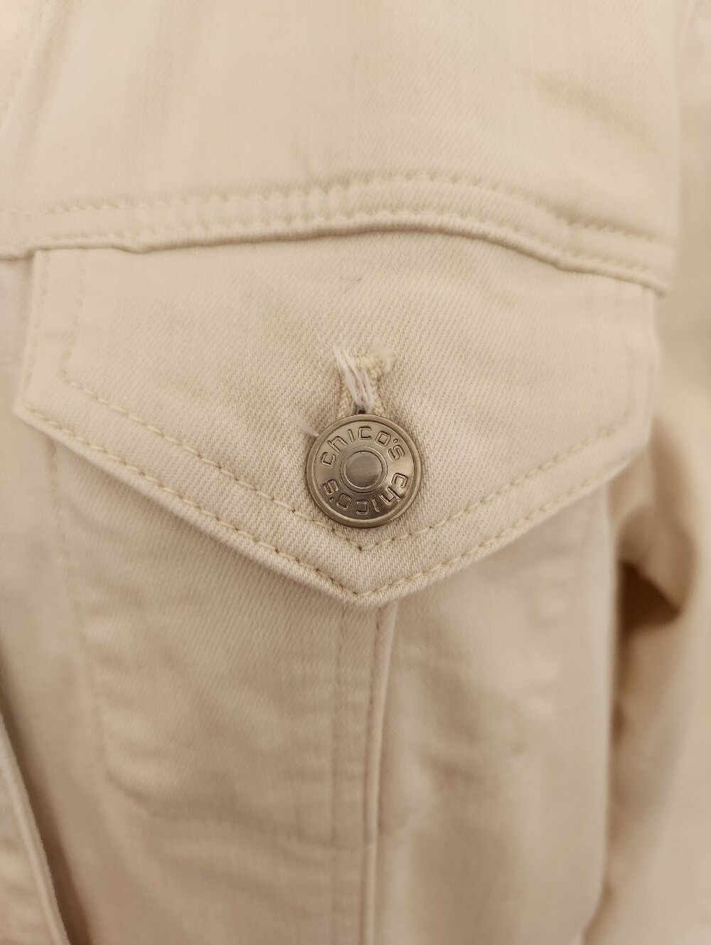 Chico's Lightweight Cream Shacket with Frayed Hem Sz 1 - Picture 3 of 10